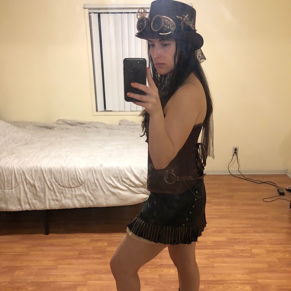 STEAMPUNK HALLOWEEN COSTUME 🎃 🕷 👻 - Picture 7 of 7